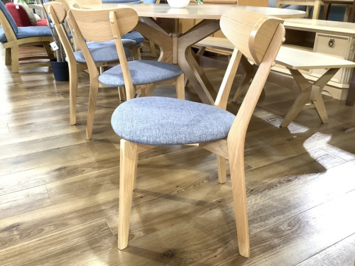 ダイニング6点セットのオーバル型