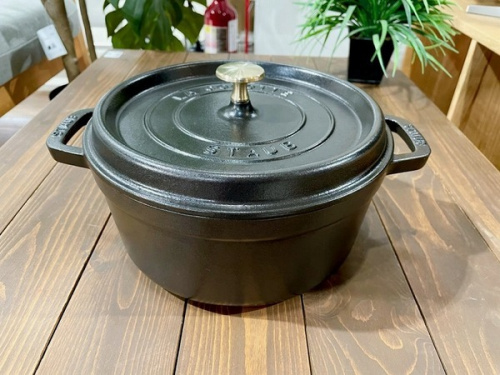 staub(ストウブ)のピコ・ココットラウンド