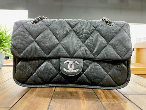 バッグのCHANEL