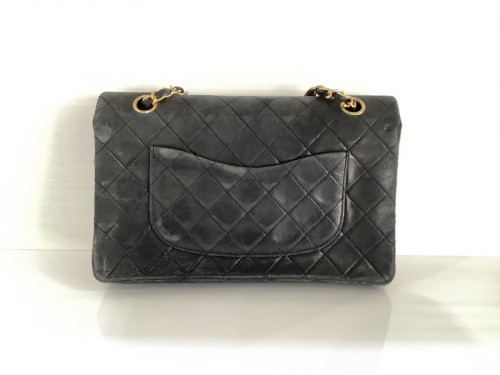 チェーンショルダーバッグのCHANEL