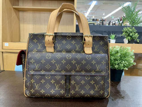 バッグのLOUIS VUITTON
