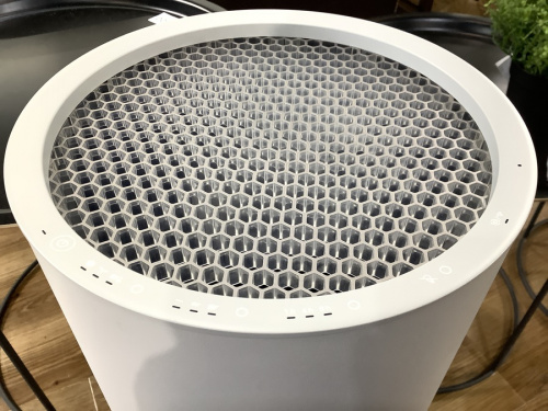空気清浄機のカド―