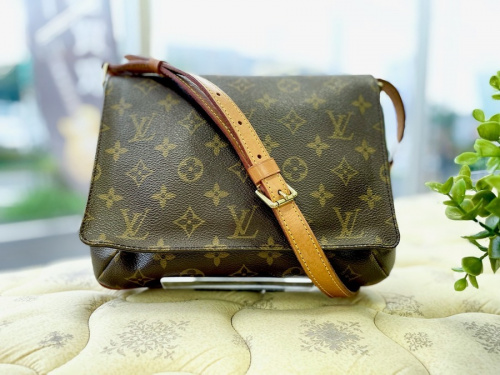 ブランド・ラグジュアリーのLOUIS VUITTON