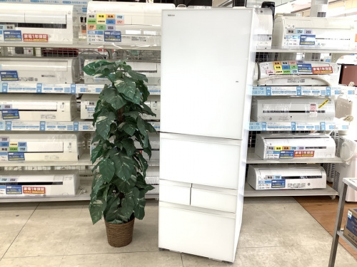 家電の5ドア冷蔵庫