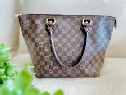 ブランド・ラグジュアリーのLOUIS VUITTON