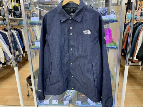 コーチジャケットのTHE NORTH FACE