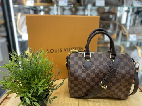 LOUIS VUITTONのVUITTON