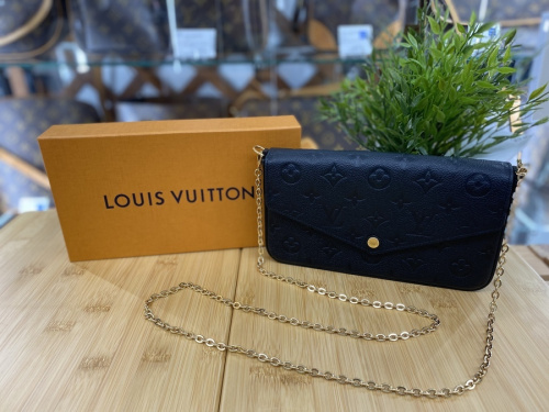 LOUIS VUITTONのVUITTON