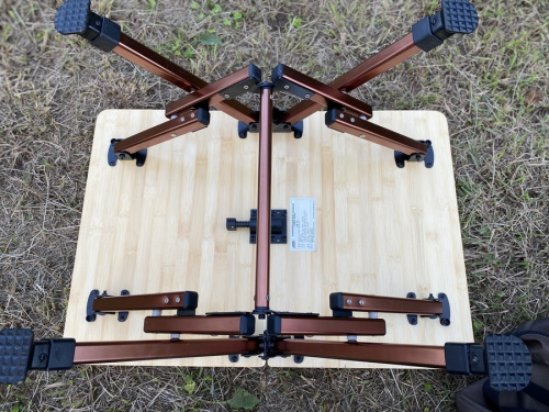 テーブルのアウトドア