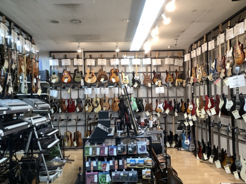 中古楽器のFENDER