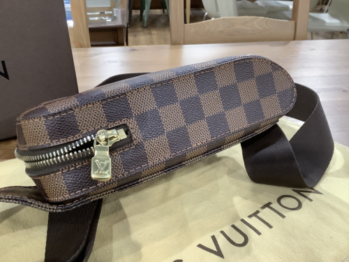 モノグラムのLOUIS VUITTON