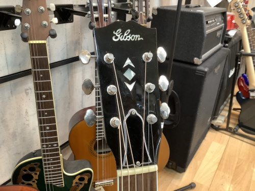 ギターのギブソン