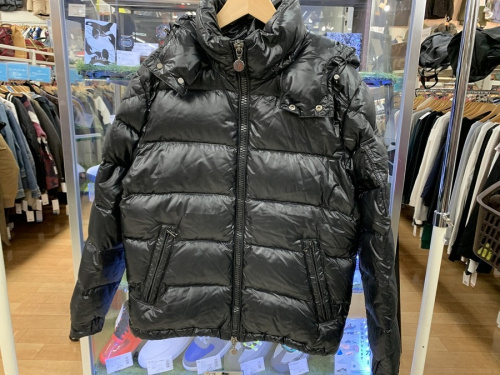モンクレールのMONCLER