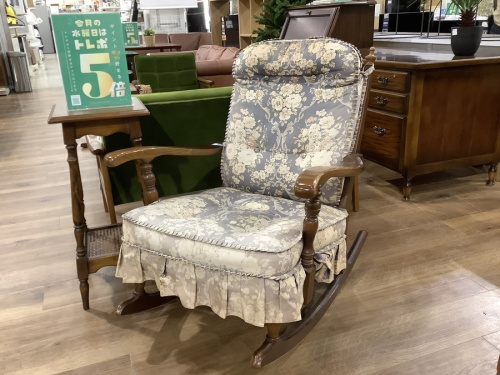 引取り限定】キツツキマークの飛騨産業ロッキングチェア
