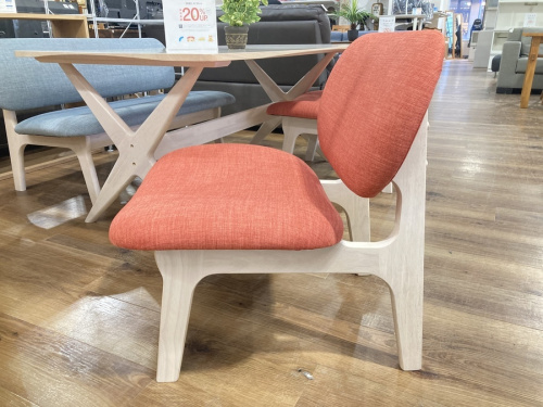 テーブルのリラックスワイド