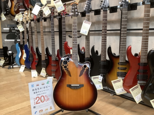 中古楽器店のエレアコ