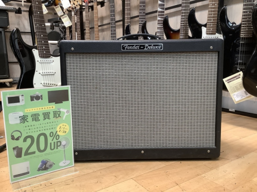 中古楽器店のアンプ