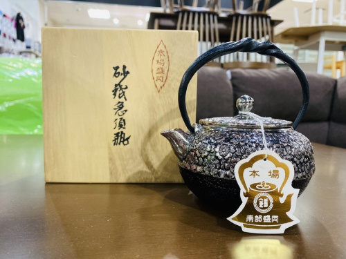 岩鋳の鉄瓶