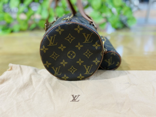 モノグラムのバッグ