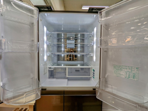 大型冷蔵庫の6ドア冷蔵庫