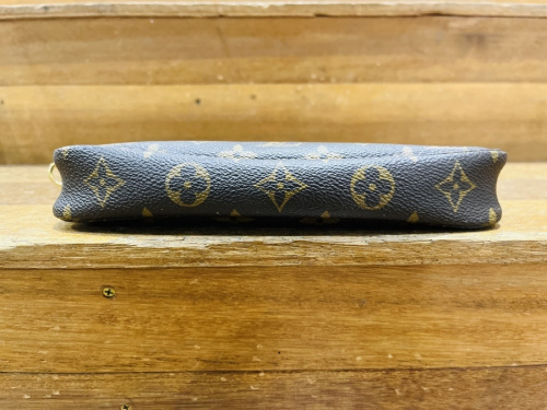 モノグラムのバッグ