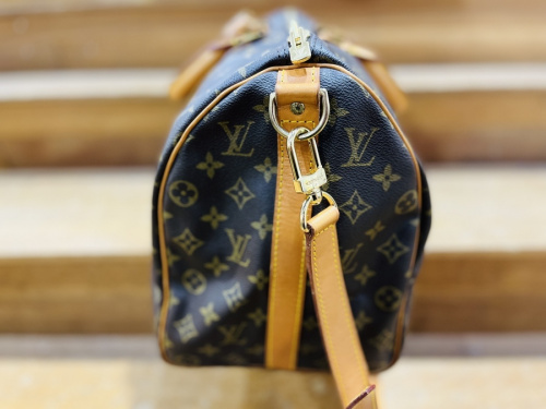 モノグラムのバッグ