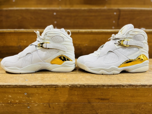 スニーカーのAIR JORDAN8 RETRO