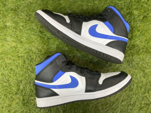 スニーカーのAIR JORDAN1