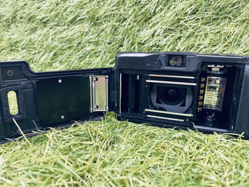 T VSⅢのコンパクトフィルムカメラ