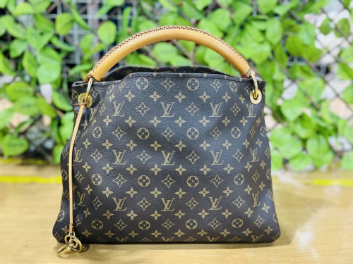 LOUIS VUITTONのルイヴィトン