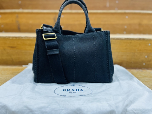 プラダのPRADA