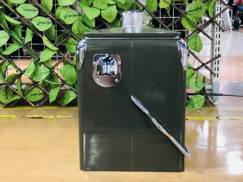 スチールクーラーのアウトドア