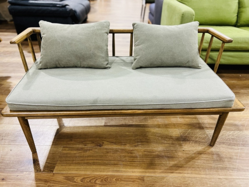 ACME Furntureのアクメ ファニチャー