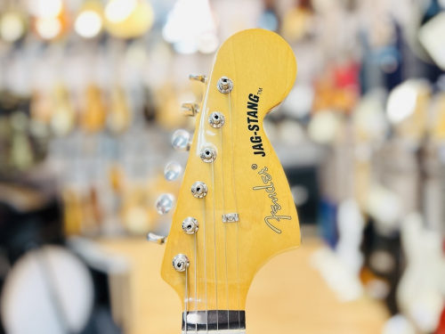 ギターのFENDER