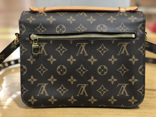 ルイヴィトンのショルダーバッグ