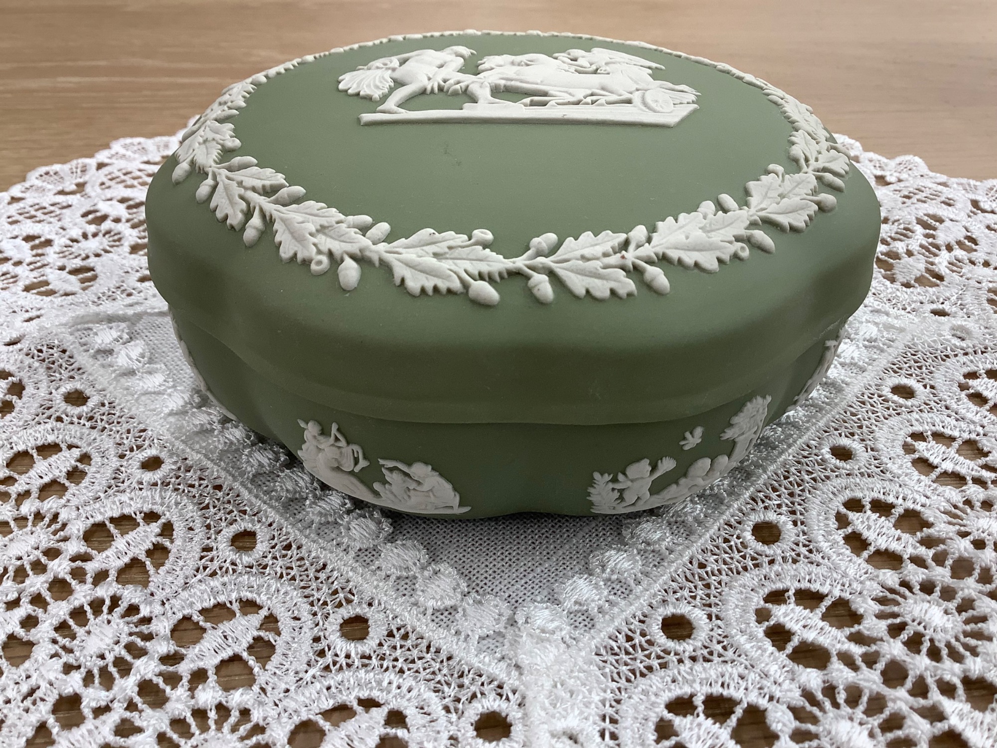 セージグリーン　ジャスパー スマホで購入】Wedgwood (ウェッジウッド)セージグリーン ジャスパーの