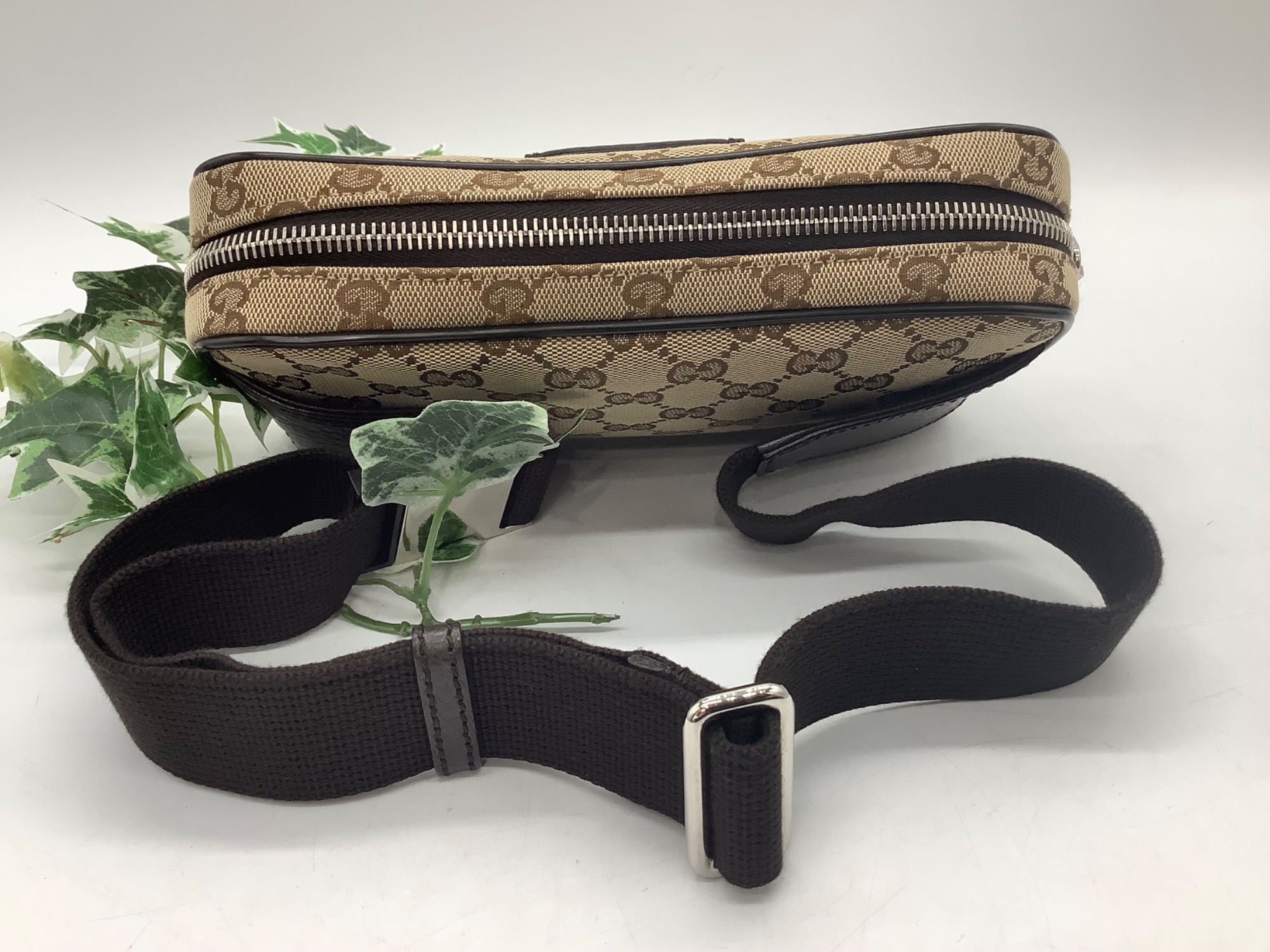 the ☆ 1st　 GUCCI ウエストポーチ スマホで購入】GUCCI（グッチ）ウエストポーチのご紹介です！｜2023年