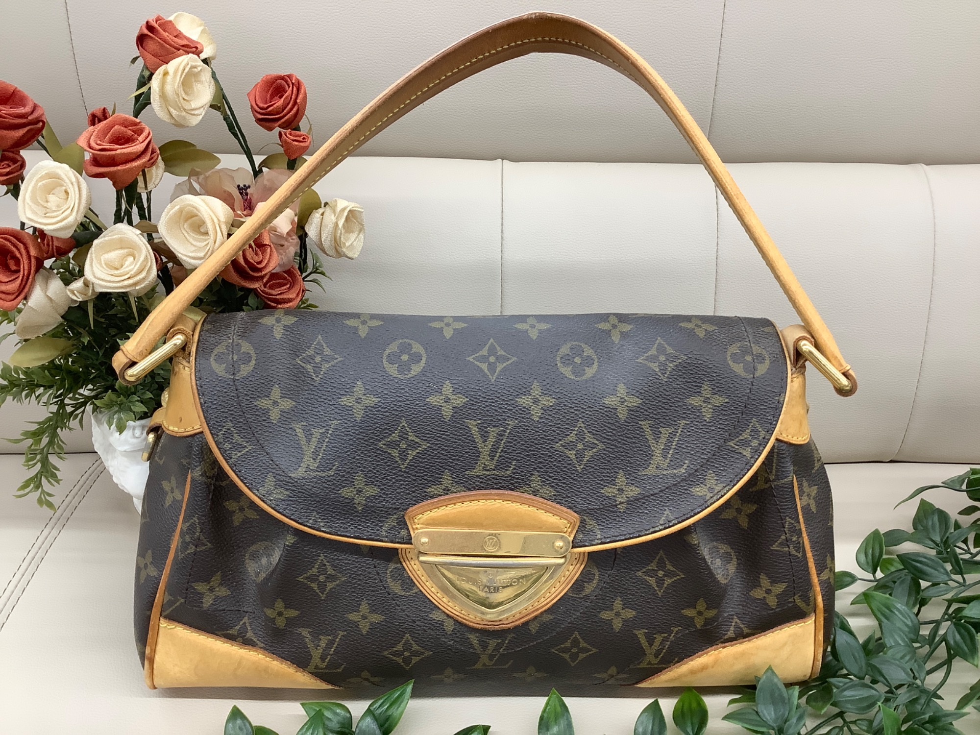 LOUIS VUITTON（ルイ ヴィトン）ビバリｰMM ショルダーバッグのご紹介