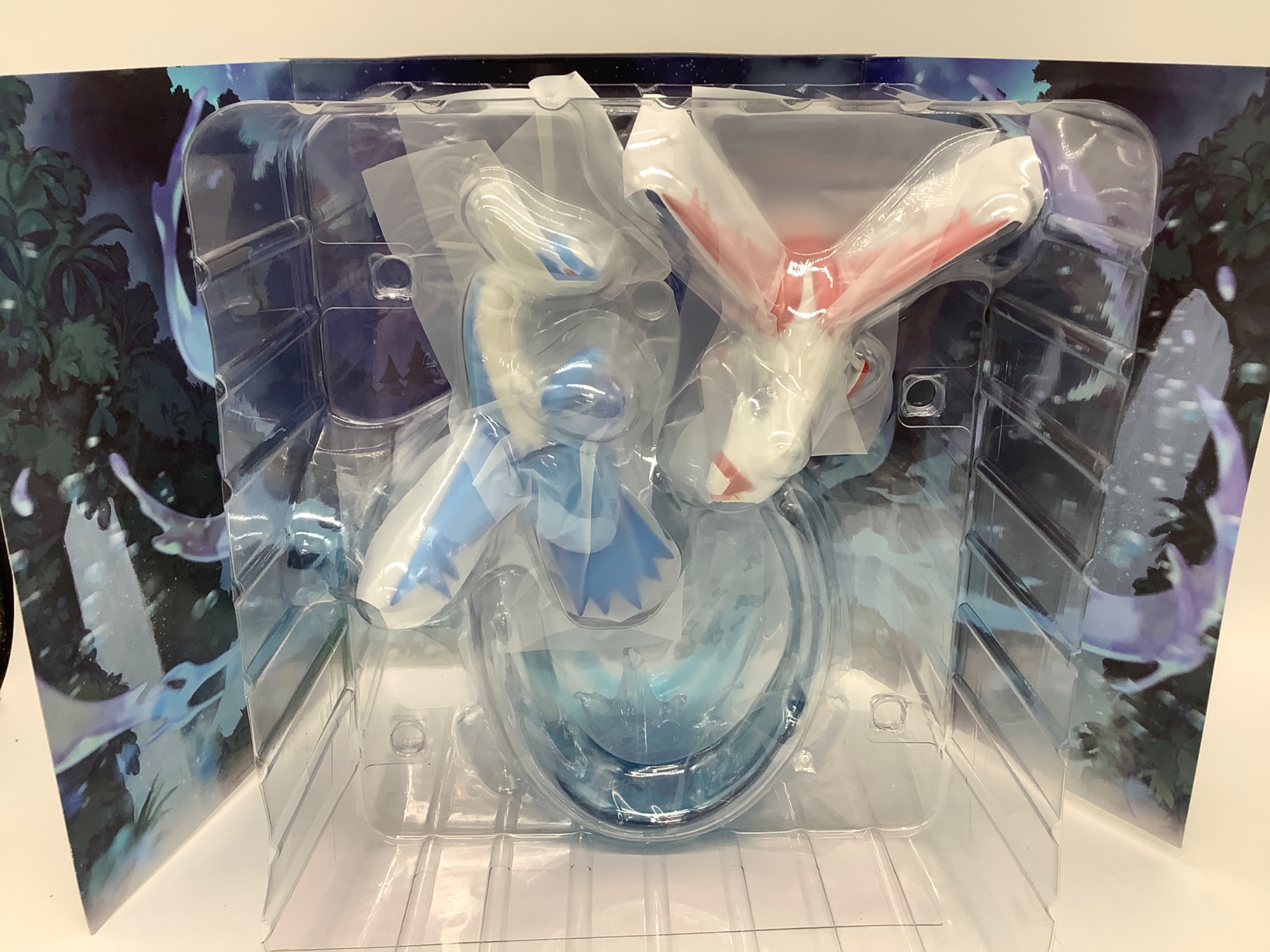 コトブキヤ　ラティアス&ラティオス　フィギュア ポケモンセンターオリジナル ラティアス＆ラティオス