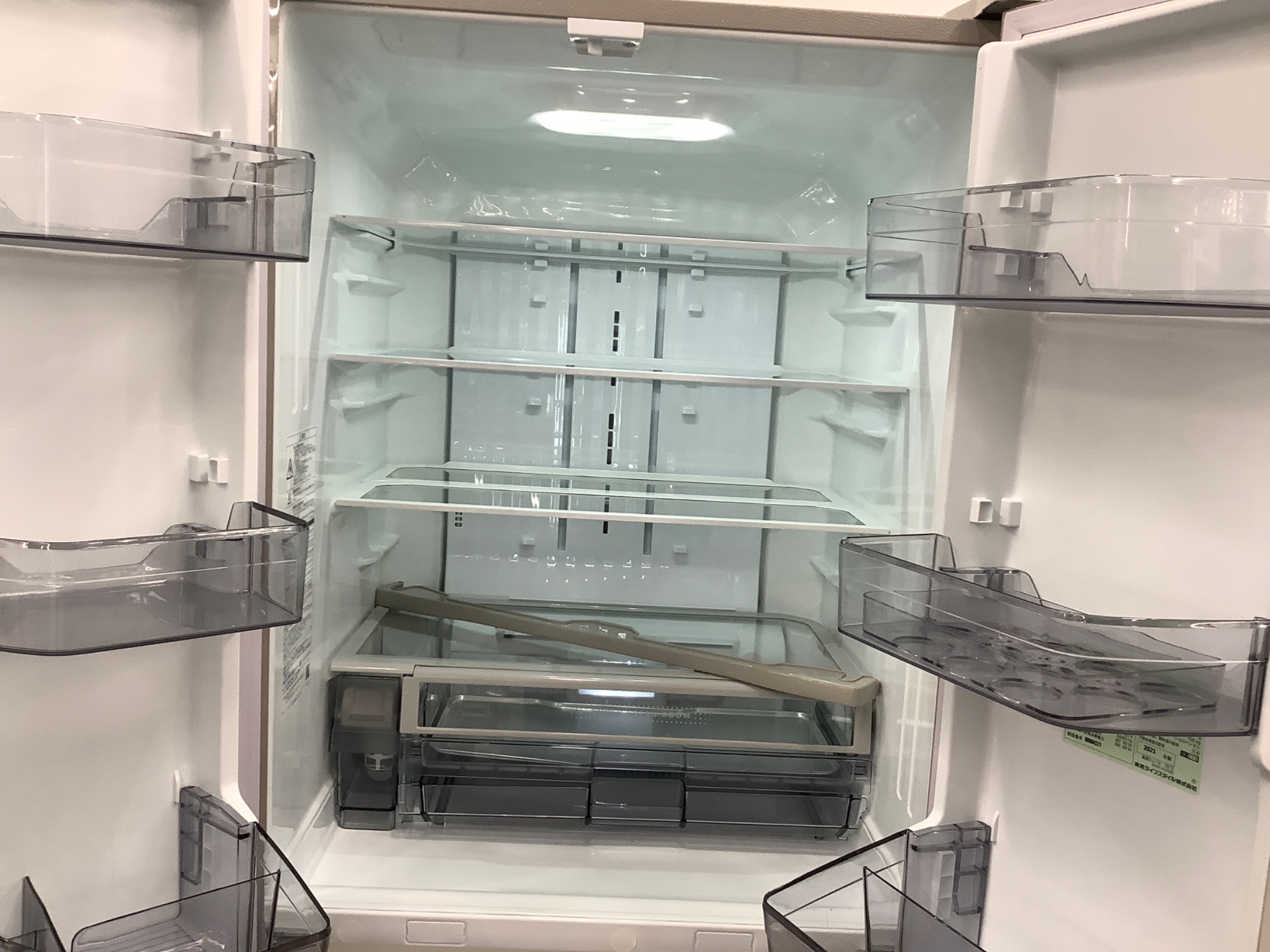 TOSHIBAの冷蔵庫 462L 両開きのガラス扉