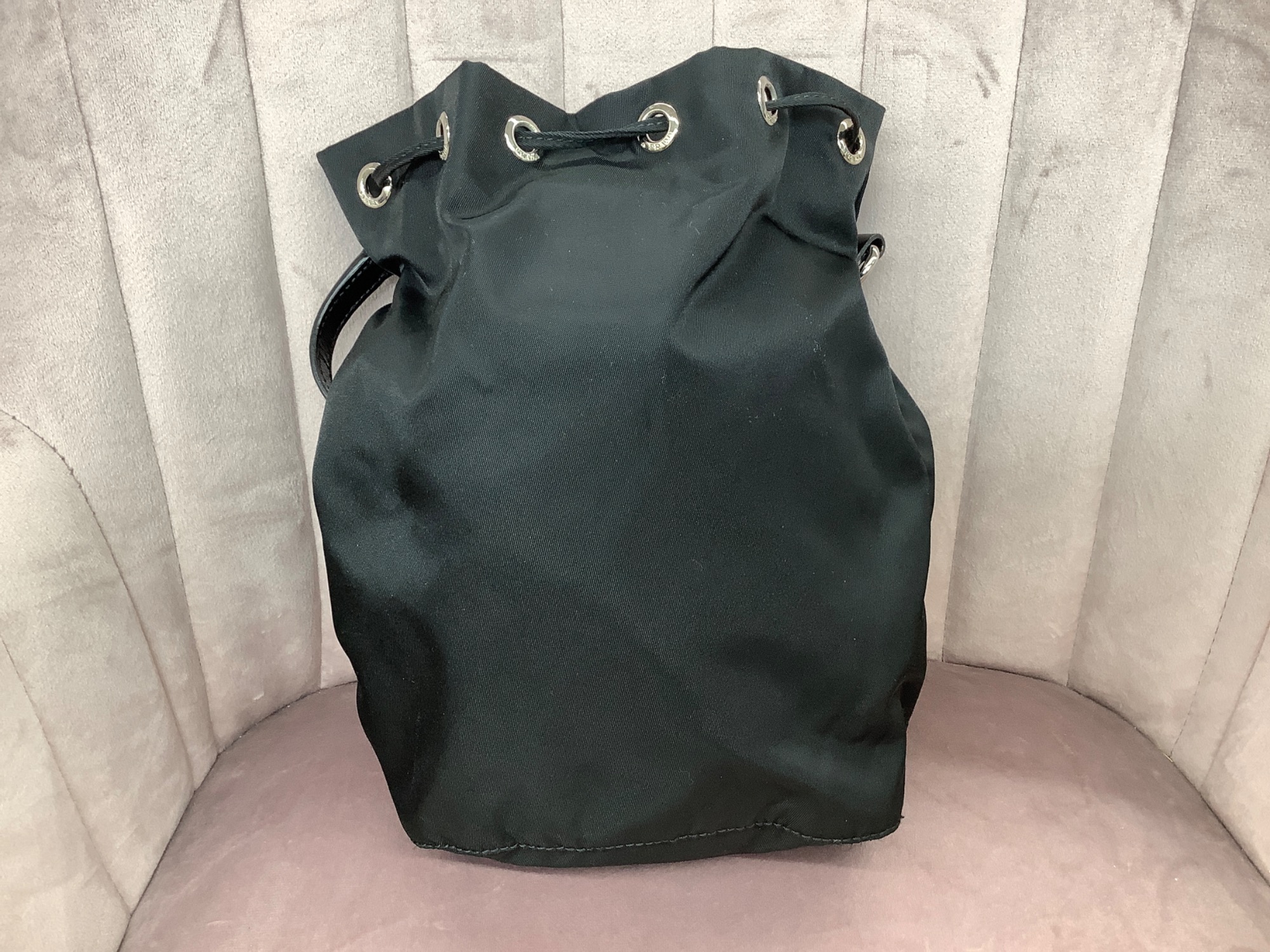 PRADA（プラダ）巾着ポーチ が入荷いたしました！｜2025年06月12