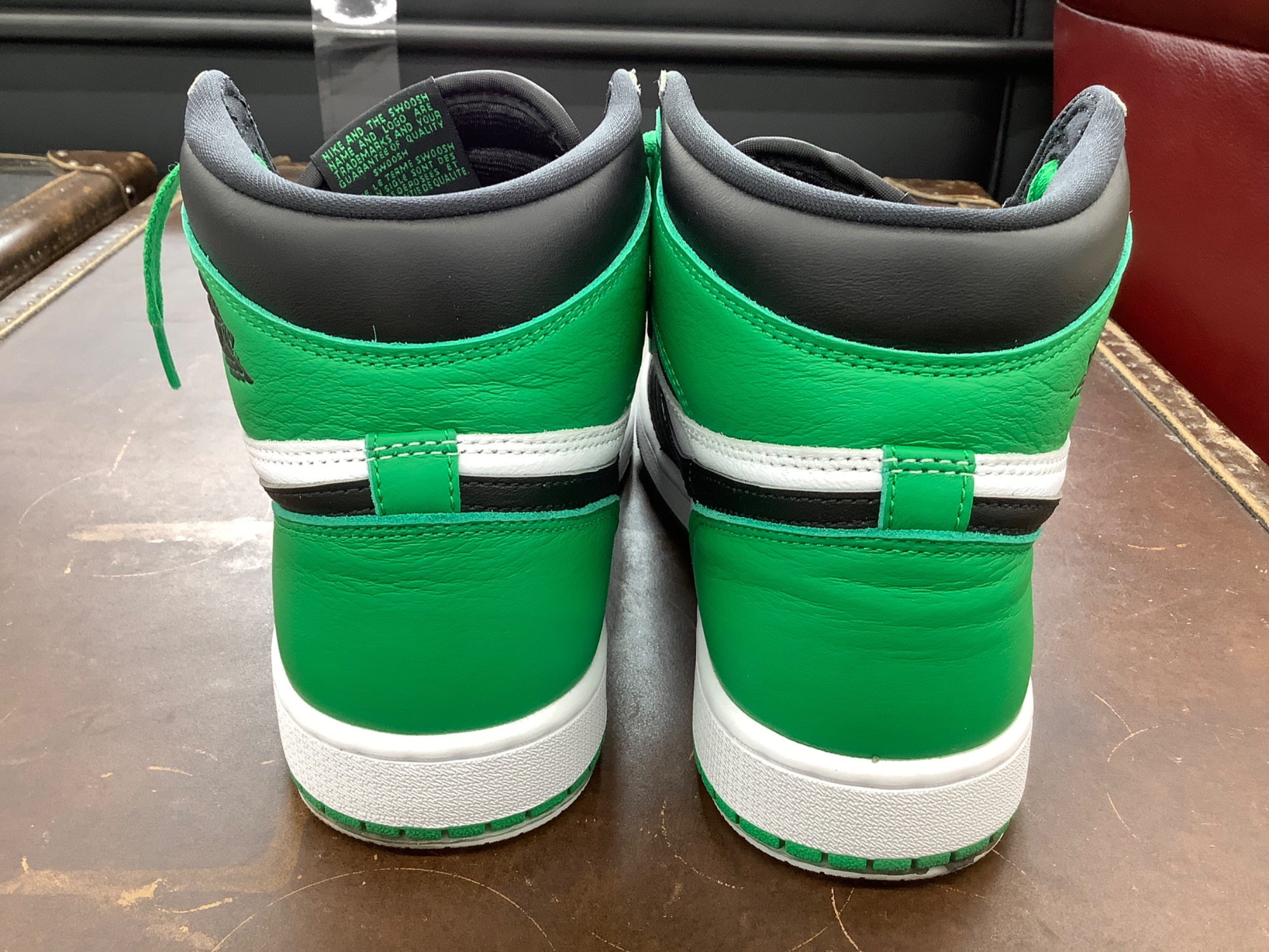 Nike 緑色 ハイカットシューズ NIKE - NIKE ハイカットスニーカー レディース 新品の通販 by