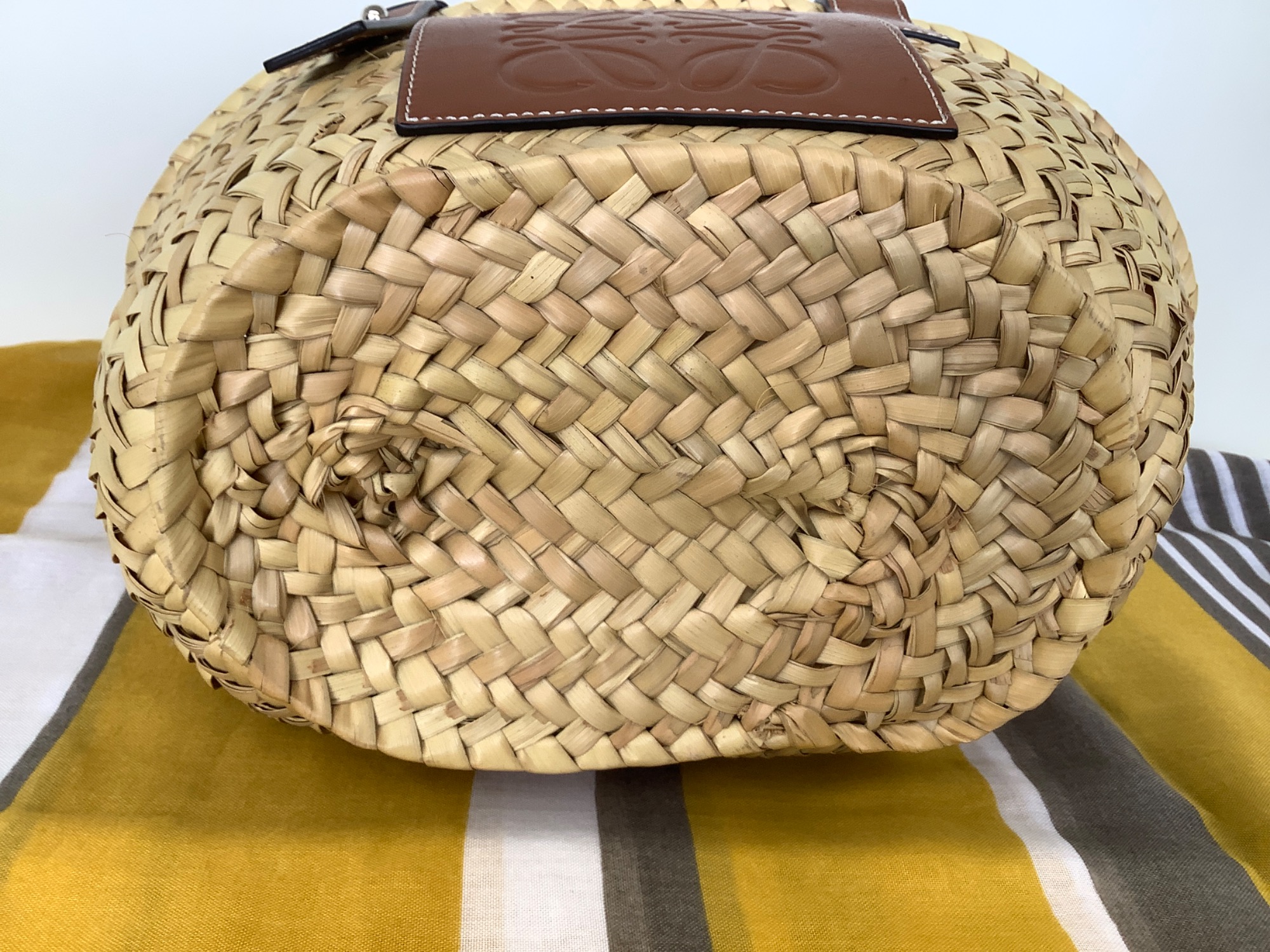 ロエベ- バスケットバッグ(やしかの葉&カーフレーザー) LOEWE（ロエベ）の「バスケットバッグ (ヤシの葉&カーフ)（かご