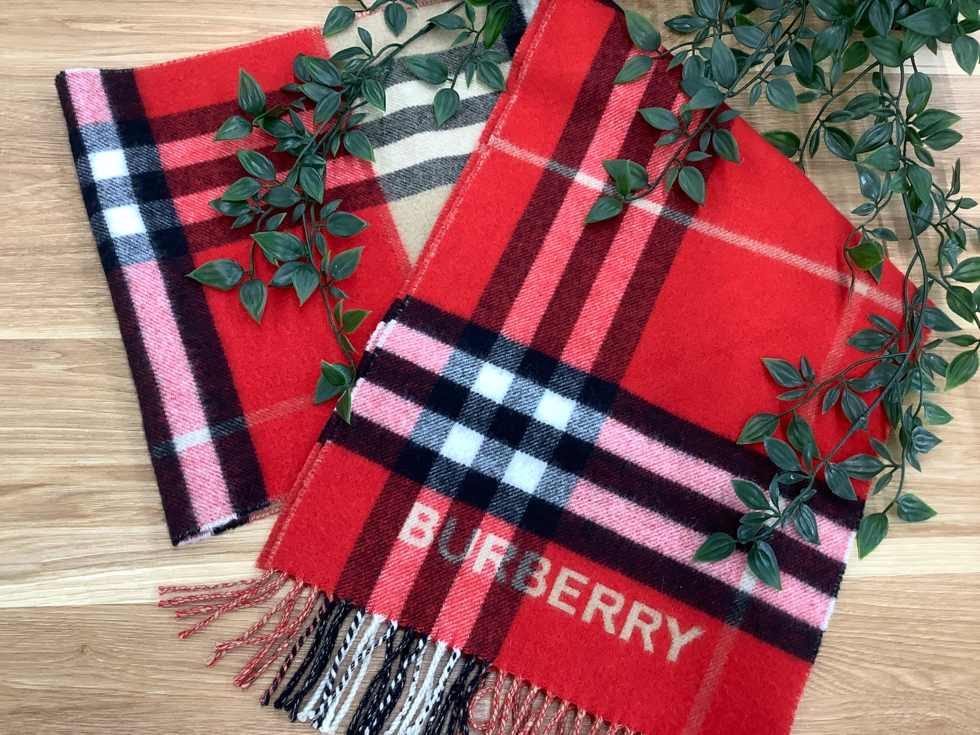 BURBERRY カシミヤマフラー ☆状態良好☆　約135㎝　※真贋鑑定済み☆ BURBERRY（バーバリー）カシミヤマフラーのご紹介です！｜2025年