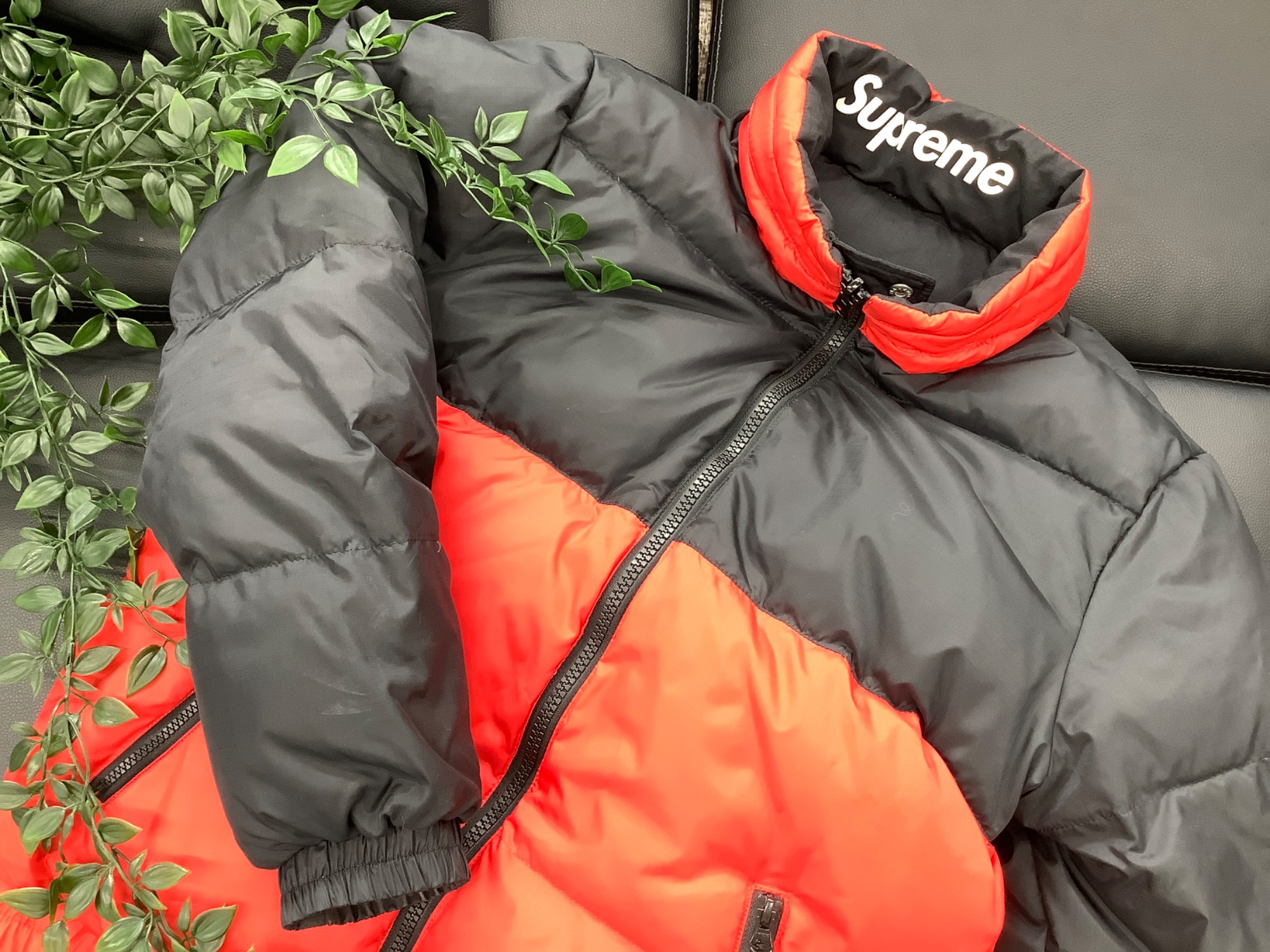 supreme ダウンジャケット　リバーシブル FW22 Supreme Flannel Reversible Puffer Jacket (Supreme/ダウン