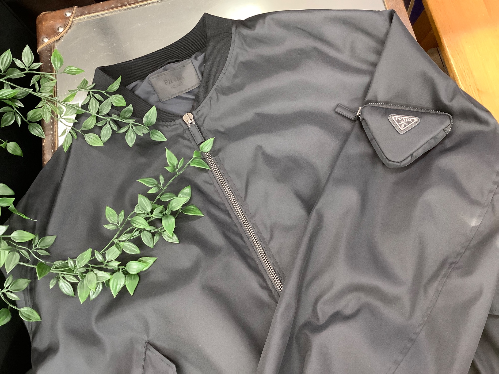 スマホで購入】PRADA（プラダ）Re-Nylon ボンバージャケットブルゾンの