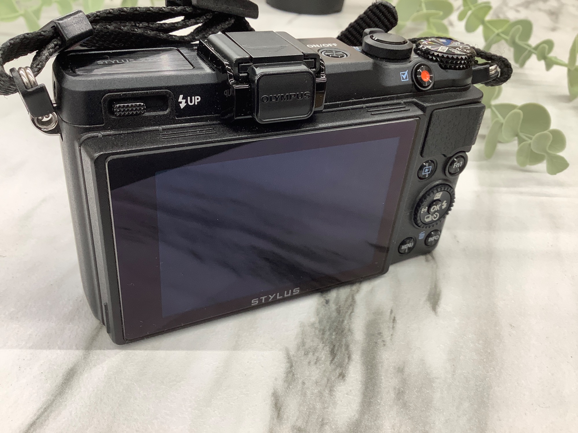 スマホで購入】OLYMPUS（オリンパス）コンパクトデジタルカメラのご