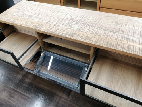 テレビボード