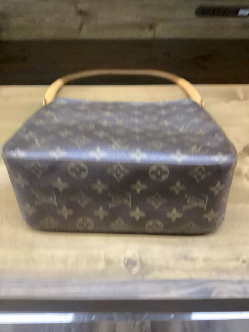 ヴィトンのLOUIS VUITTON