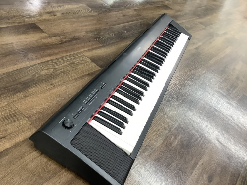 楽器の電子キーボード